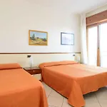 In Lignano 21642 * لينانو سابيادورو